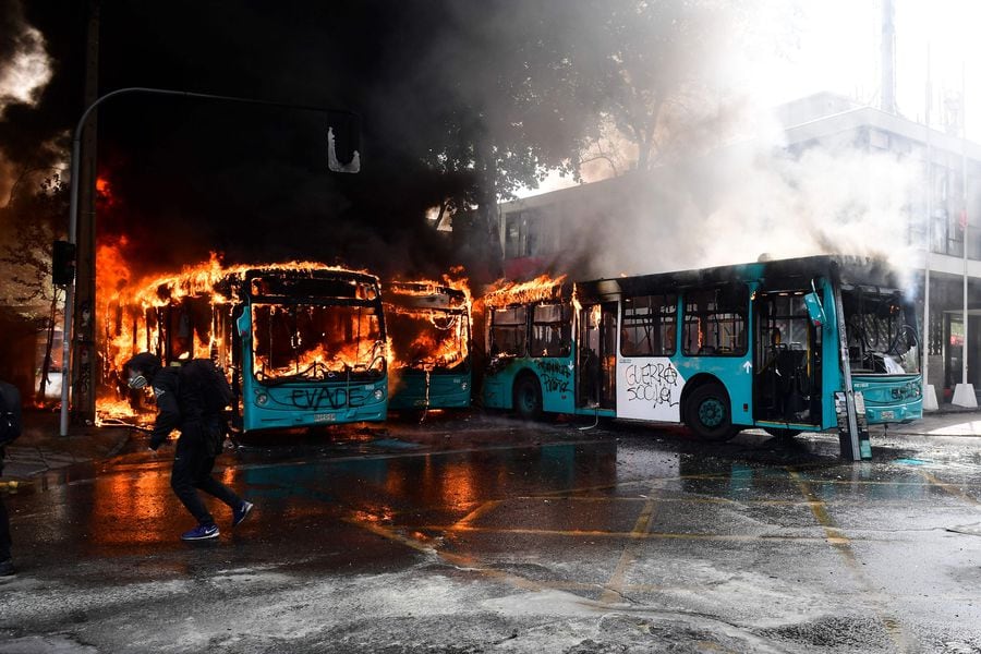 CHILE-TRANSPORT-METRO-PROTEST
