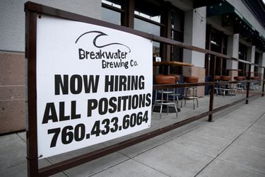 EEUU decepciona con la creación de nuevos puestos de trabajo, pero el desempleo cae a mínimos desde febrero 2020
