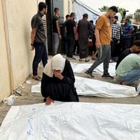 El hallazgo de 80 cadáveres en Al Shifa eleva a 520 los cuerpos encontrados en fosas comunes de Gaza