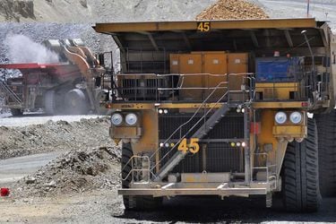 Minera del grupo Luksic reporta caída en producción de cobre por efecto de la sequía