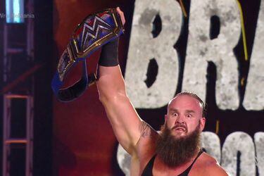 strowman-900x600