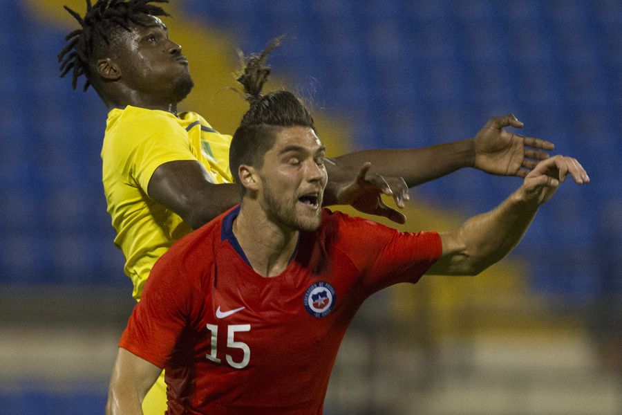 Francisco Sierralta puede ser una de las novedades en la formación de Chile ante Bolivia, mañana, en San Carlos de Apoquindo, por las Eliminatorias para el Mundial de Qatar 2022.