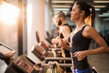 Los mejores consejos para iniciar una rutina de ejercicios sin abandonarla, según expertos