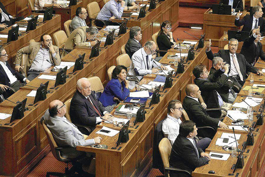 La bancada de diputados de la DC en la sala de la Cámara.