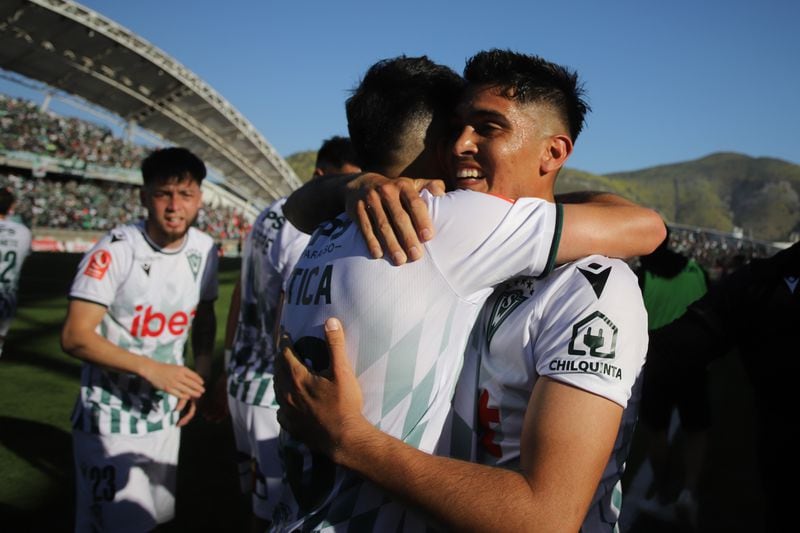 Wanderers celebra en Temuco
