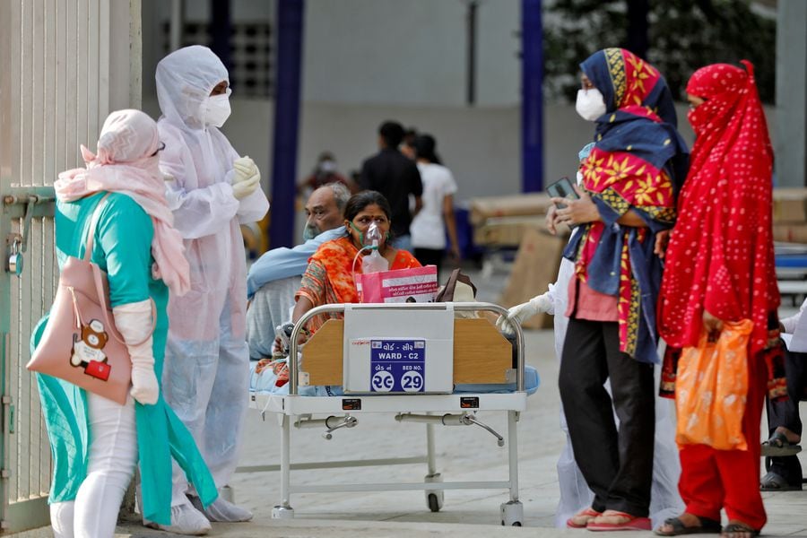 Covid-19: India bate nuevo récord diario de contagios con más de 200 mil casos - La Tercera