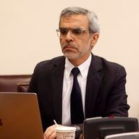 Canciller por 48 horas: ministro Cordero subrogará a Van Klaveren 