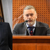 Exministro Burgos cuestiona a Urrutia: “Debe ser el único juez que los chilenos conocen, porque ha hecho permanentemente noticia”