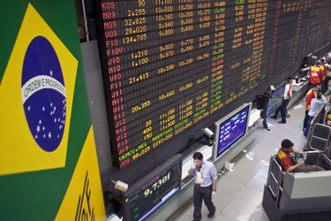La Bolsa y la moneda de Brasil suben tras triunfo de Lula da Silva