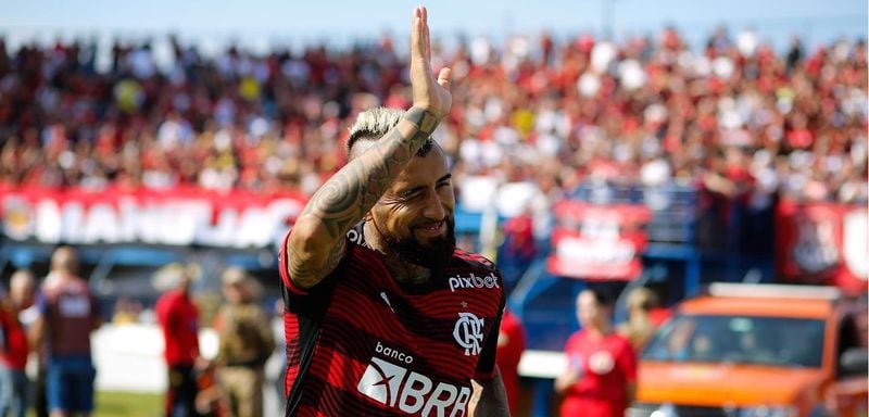 Arturo Vidal en su estreno con la camiseta del Flamengo.