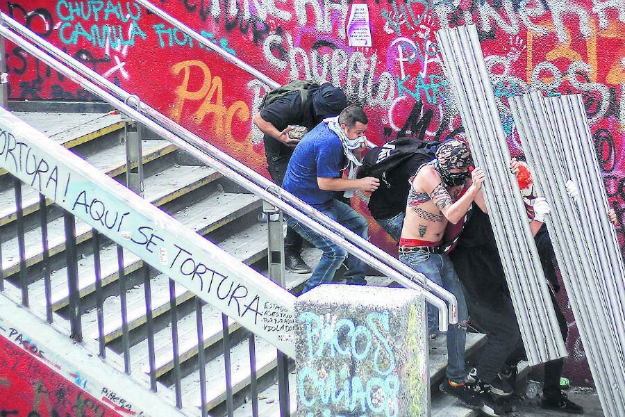 Nuevos incidentes en plaza Italia tras quince días de protestas (47214801)