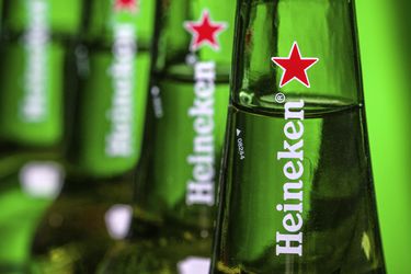 Heineken completa su retirada de Rusia tras vender su negocio por 1 euro