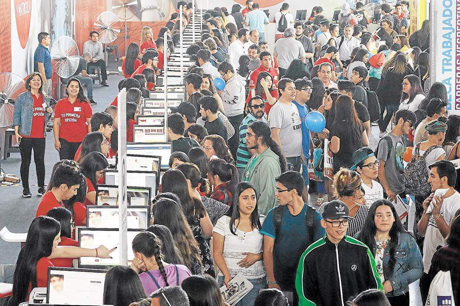 Imagen-POSTULACIONES-UNIVERSITARIAS-2444