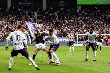 El Toulouse de Gabriel Suazo no pudo contra el Lille y se aleja de las competencias europeas