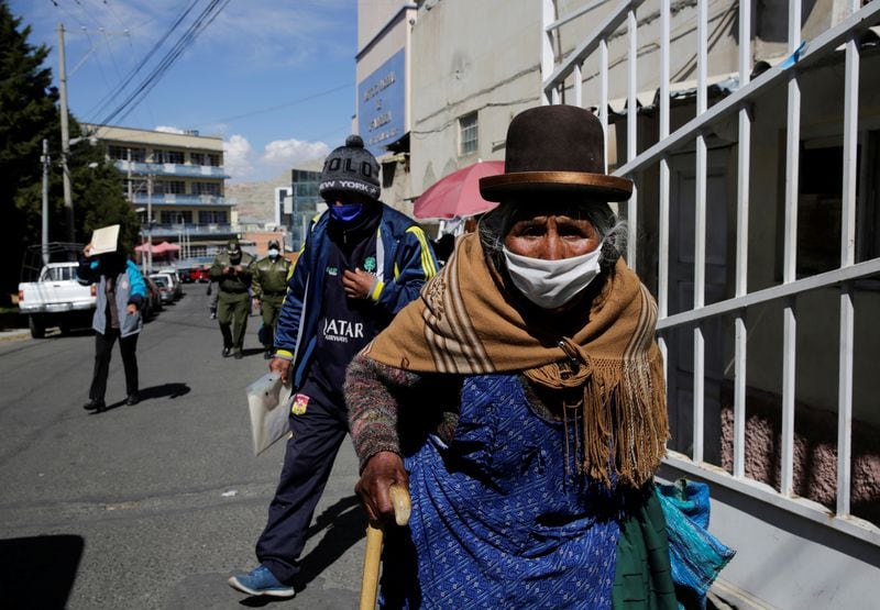 Bolivia cumple 100 días de pandemia y se acerca a un colapso sanitario - La  Tercera