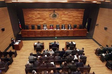 “Se busca sicólogo”: la guerra desatada entre relatores y ministros que vuelve a tensionar al Tribunal Constitucional