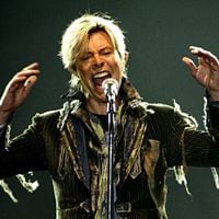 Peter Frampton, Daryl Hall y Garbage se suman a homenaje a David Bowie