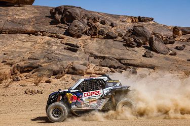 Chaleco López y Juan Pablo Latrach enfrentarán la última etapa del Dakar como líderes de la categoría de los prototipos ligeros.