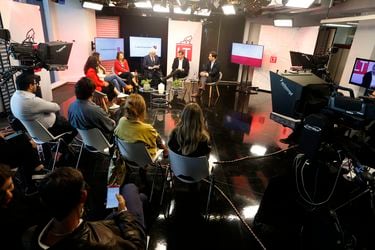 Conversaciones LT | ¡Vive la experiencia en vivo de un debate con candidatos a consejeros por la RM en los estudios de La Tercera!