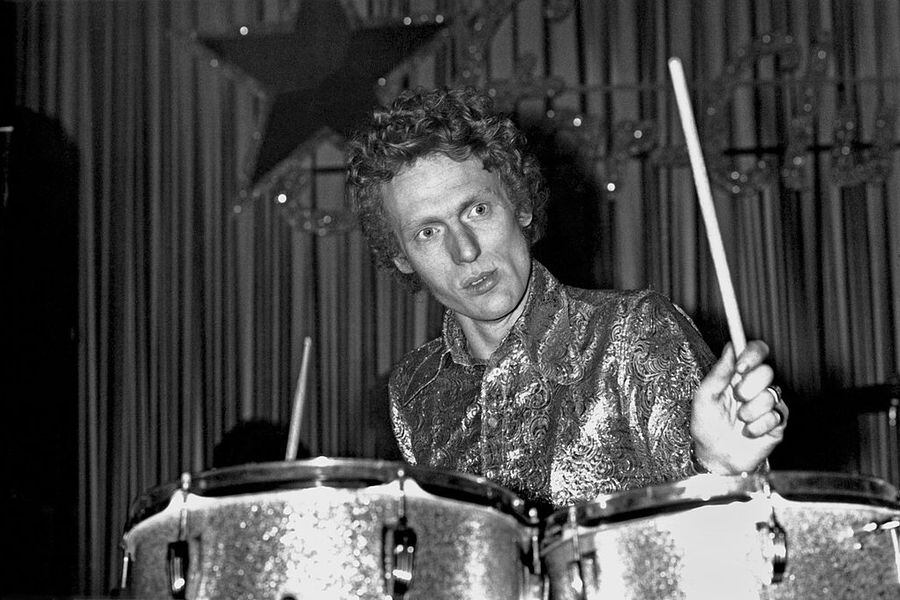 Tras los pasos de Ginger Baker, el histórico baterista de Cream La