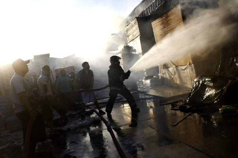 Incendio en Construmart de Santa Rosa Seguro