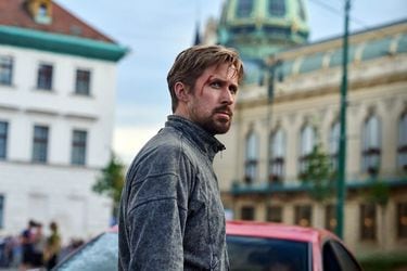 Chris Evans persigue a Ryan Gosling en el tráiler de The Gray Man, la nueva película de los Hermanos Russo