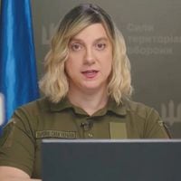 Quién es Sarah Ashton-Cirillo, la mujer trans estadounidense que fue suspendida en el Ejército de Ucrania