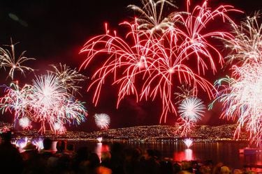 Con pirotecnia de “bajo ruido”: Viña del Mar echa pie atrás y sí tendrá fuegos artificiales para Año Nuevo