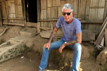 jet-set-anthony-bourdain-travel-02