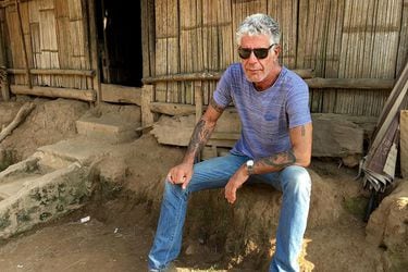 jet-set-anthony-bourdain-travel-02