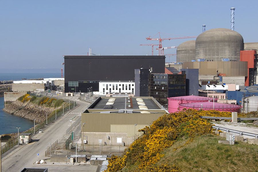 General view of the operating power plant in Flamanville