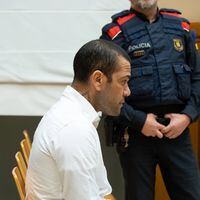 “Está convencido de que nadie le va a creer”: compañero de prisión de Dani Alves revela los duros días del exfutbolista en la cárcel de España