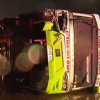 Volcamiento de bus de dos pisos en San Bernardo deja cuatro heridos leves