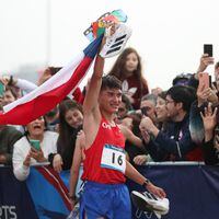 El maratonista Hugo Catrileo obtiene un notable resultado y le da la tercera medalla de plata al Team Chile