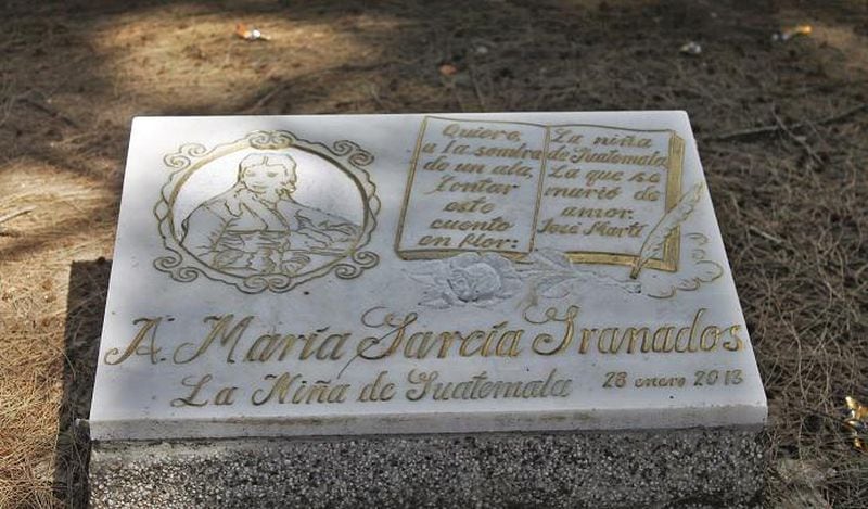 Tumba de María García Granados en el Cementerio Central de Guatemala