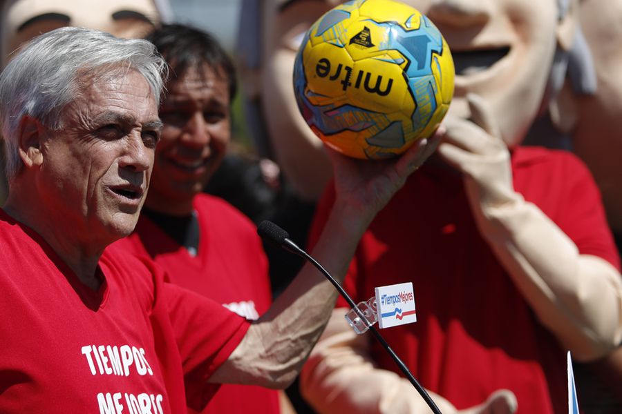 Sebastián Piñera participa de un partido  por los "Tiempos Mejores para Chile"