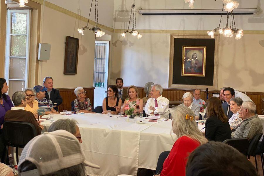 Piñera en Fundación las rosas