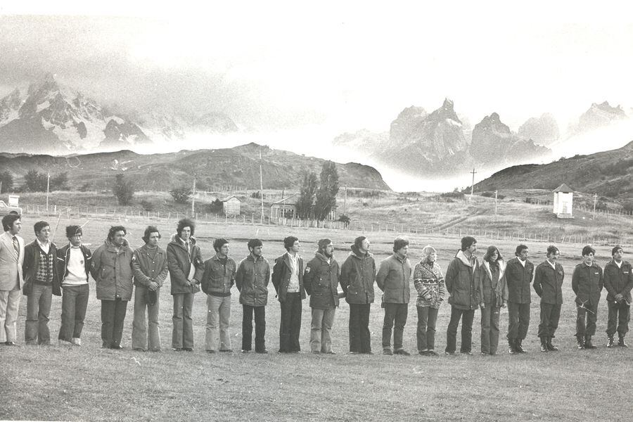 Entrega de tierras por parte de Guido Monzino 1977