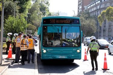 Transportes destaca avances del plan Calles Protegidas y el perfeccionamiento del 40% de los servicios de Red Movilidad: 2 de cada 3 buses son de alto estándar