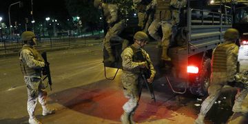 Militares comienzan a patrullar Santiago