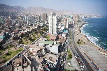Antofagasta registra récord de nuevos casos de Covid desde el inicio de la pandemia y la RM anota la cifra más alta de contagios en 229 días 
