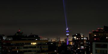 Espectáculo de luces y rayos láser de la Torre Entel