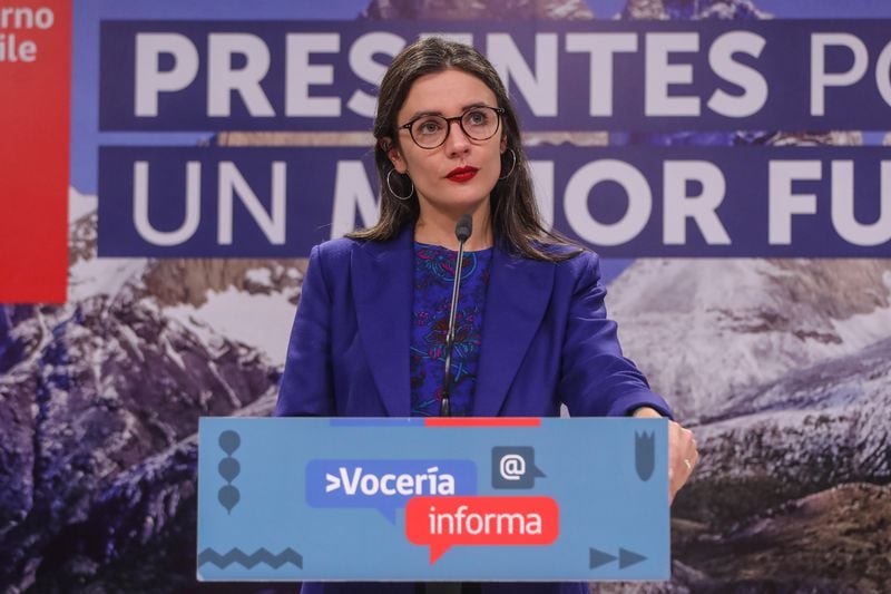 La ministra de la Secretaría General de Gobierno, Camila Vallejo, realiza vocería en el Palacio de La Moneda.