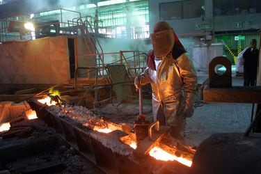 Minería salva a la economía de registrar una “recesión técnica” en junio y expertos prevén fuerte caída del PIB en el cuarto trimestre