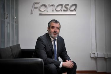 Camilo Cid, director de Fonasa: “Tienen dificultades, pero no veo una quiebra inminente de las isapres”