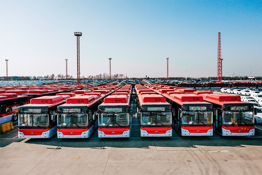 buses-red