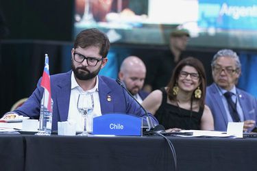Lo que tienes que saber este jueves en La Tercera: mensaje de Boric sobre crisis peruana en cumbre Celac abre otro flanco internacional al gobierno