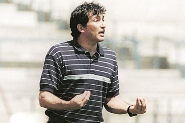 Carlos Tucco, durante su época como entrenador del Pachuca, en 2003. FOTO: AFP.