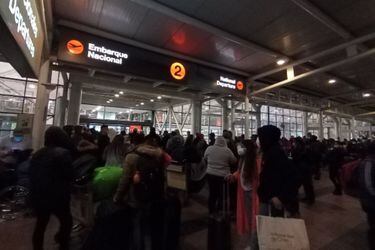 Aeropuerto de Santiago aumentó en 17,4% sus pasajeros durante 2021 y superó los 10 millones