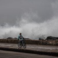 Armada anuncia marejadas con olas de hasta cinco metros y “potenciales daños a la infraestructura costera” a partir del domingo